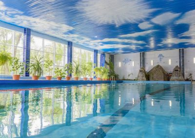 Бассейн в санатории Лесная Поляна в городе Пятигорске - фотография