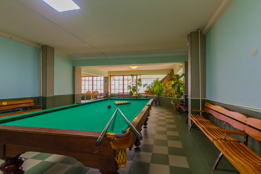 Бильярд в санатории Лесная Поляна в городе Пятигорске - фотография