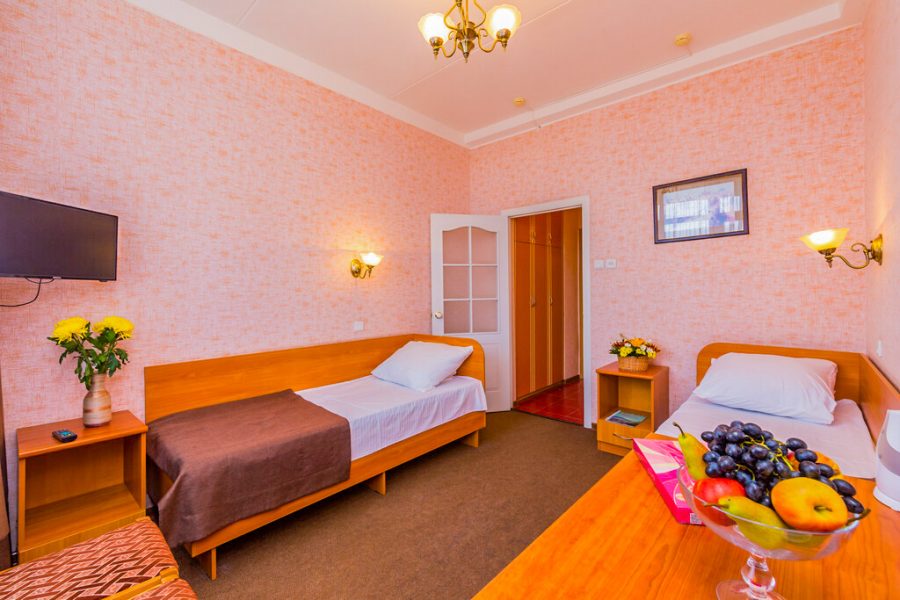 Двухместный номер 1 категории ПК в общетерапевтическом отделении в санатории Лесная Поляна в городе Пятигорске - фотография