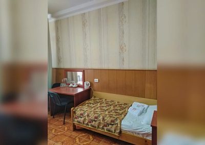 Двухместный номер в 1 корпусе 2 категории в кардиологическом отделении в санатории Лесная Поляна в городе Пятигорске - фотография