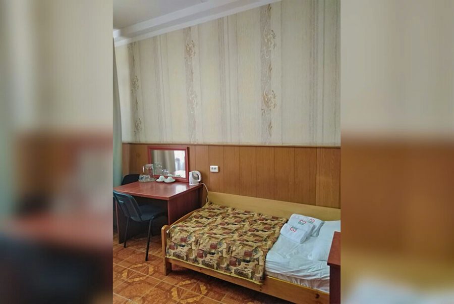 Двухместный номер в 1 корпусе 2 категории в кардиологическом отделении в санатории Лесная Поляна в городе Пятигорске - фотография