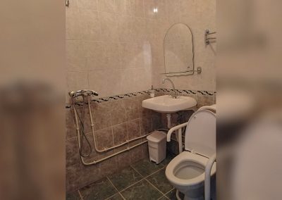 Двухместный номер в 1 корпусе 2 категории в кардиологическом отделении в санатории Лесная Поляна в городе Пятигорске - фотография