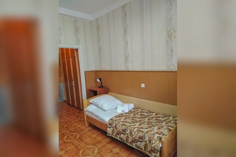 Двухместный номер в 1 корпусе 2 категории в кардиологическом отделении в санатории Лесная Поляна в городе Пятигорске - фотография