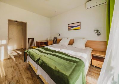 Двухместный номер ПК 2 корпус 1 этаж в кардиологическом отделении в санатории Лесная Поляна в городе Пятигорске - фотография