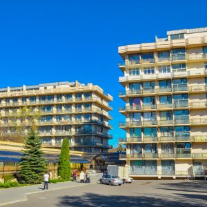 Фасад санатория Лесная Поляна в городе Пятигорске - фотография