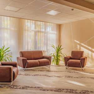 Холл в санатории Лесная Поляна в городе Пятигорске - фотография