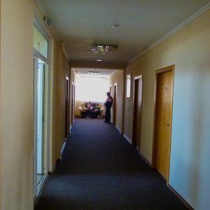 Коридор в санатории Лесная Поляна в городе Пятигорске - фотография