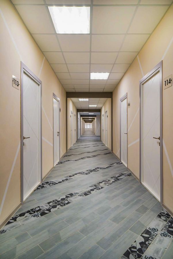 Коридор в санатории Лесная Поляна в городе Пятигорске - фотография