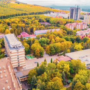 Общий вид санатория Лесная Поляна в городе Пятигорске - фотография