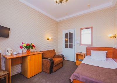 Одноместный номер 1 категории комфорт в общетерапевтическом отделении в санатории Лесная Поляна в городе Пятигорске - фотография