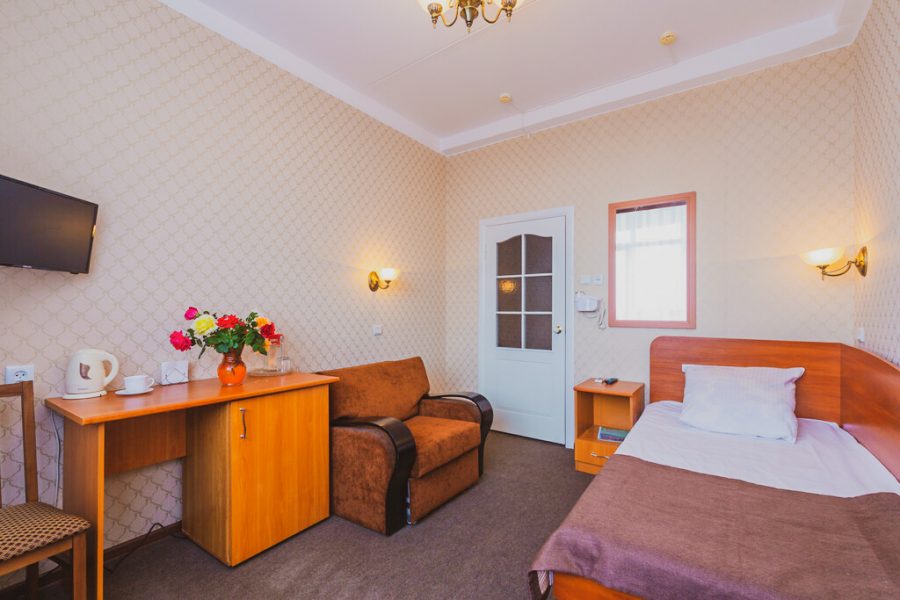 Одноместный номер 1 категории комфорт в общетерапевтическом отделении в санатории Лесная Поляна в городе Пятигорске - фотография