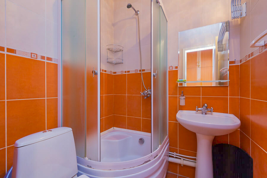 Одноместный номер 1 категории комфорт в общетерапевтическом отделении в санатории Лесная Поляна в городе Пятигорске - фотография