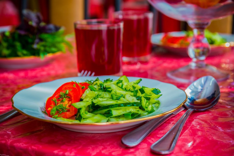 Обеденный зал в санатории Лесная Поляна в городе Пятигорске - фотография