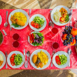 Обеденный зал в санатории Лесная Поляна в городе Пятигорске - фотография