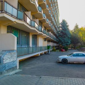 Территория в санатории Лесная Поляна в городе Пятигорске - фотография