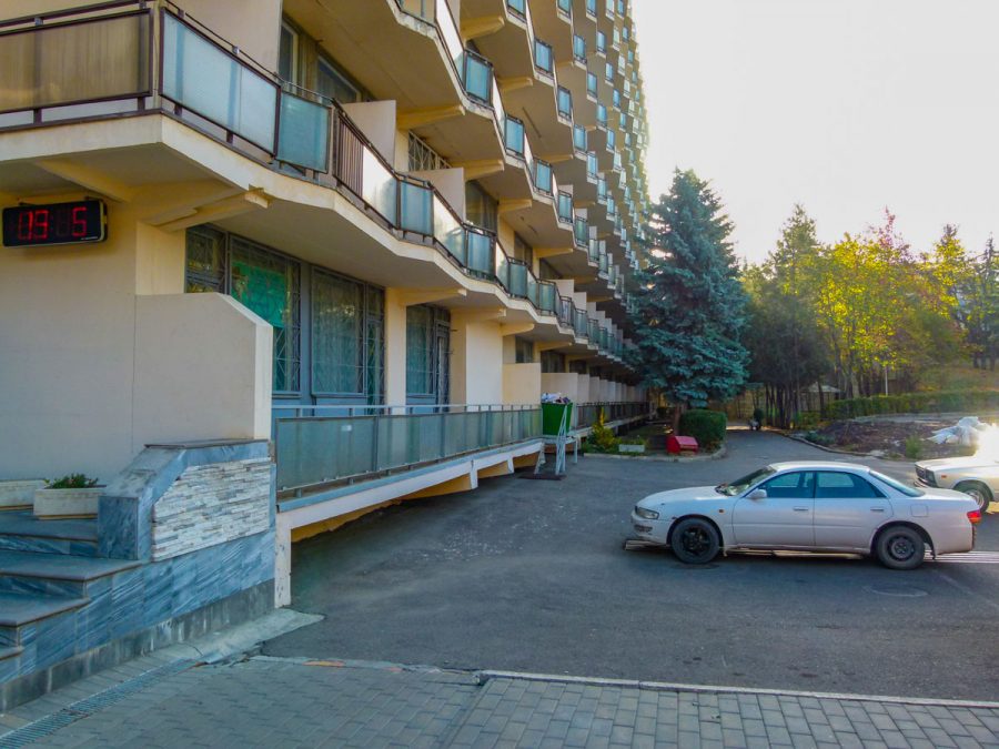 Территория в санатории Лесная Поляна в городе Пятигорске - фотография