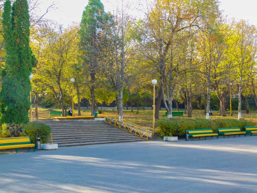 Территория в санатории Лесная Поляна в городе Пятигорске - фотография