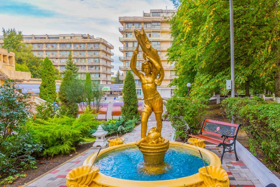 Фонтан в санатории Лесная Поляна в городе Пятигорске - фотография