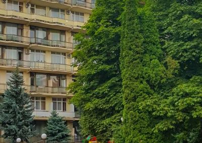 Территория в санатории Лесная Поляна в городе Пятигорске - фотография