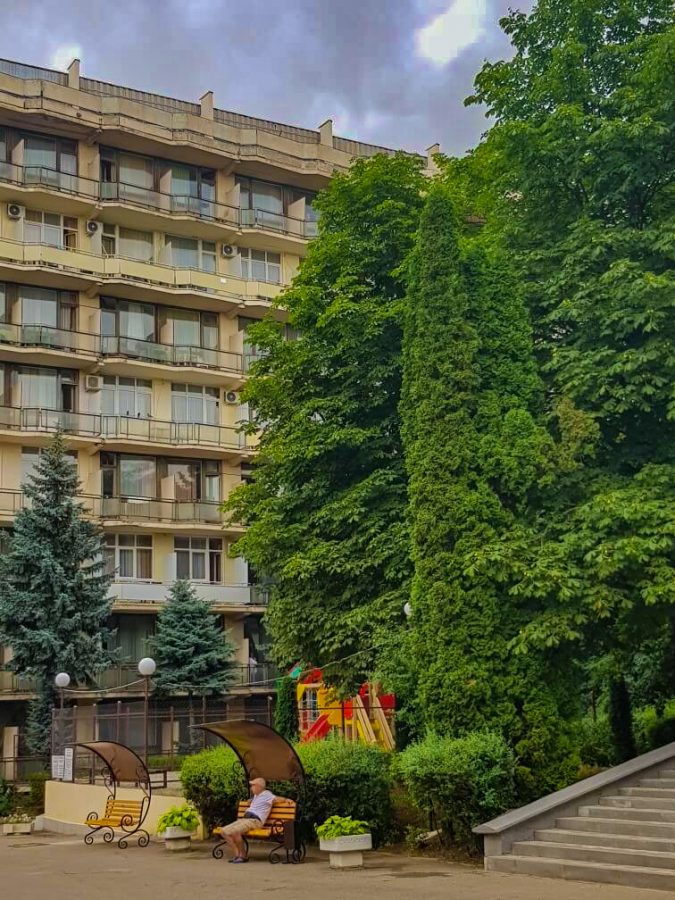 Территория в санатории Лесная Поляна в городе Пятигорске - фотография
