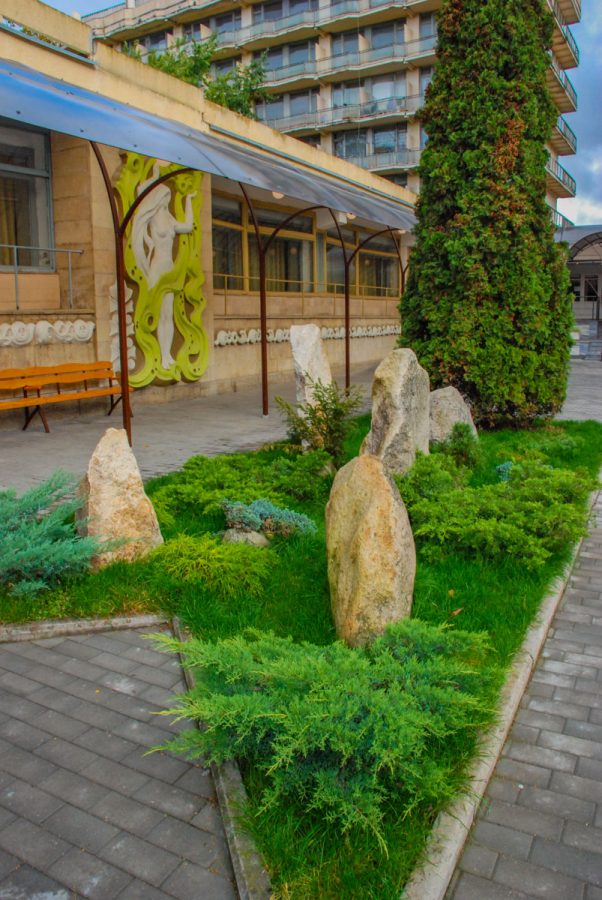 Территория в санатории Лесная Поляна в городе Пятигорске - фотография