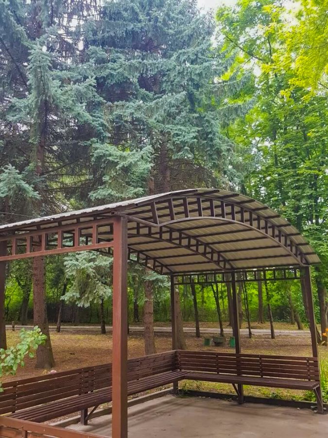 Территория в санатории Лесная Поляна в городе Пятигорске - фотография