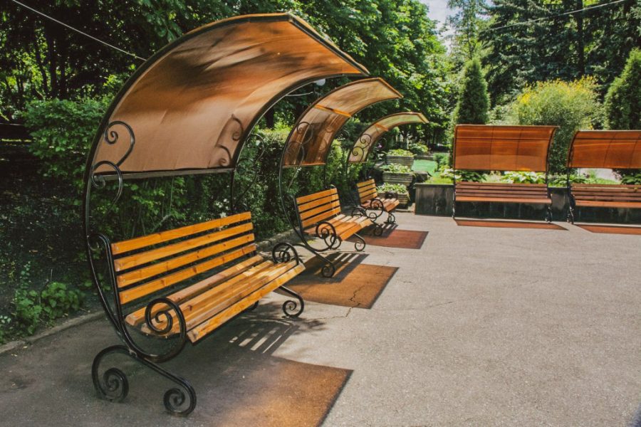 Территория в санатории Лесная Поляна в городе Пятигорске - фотография