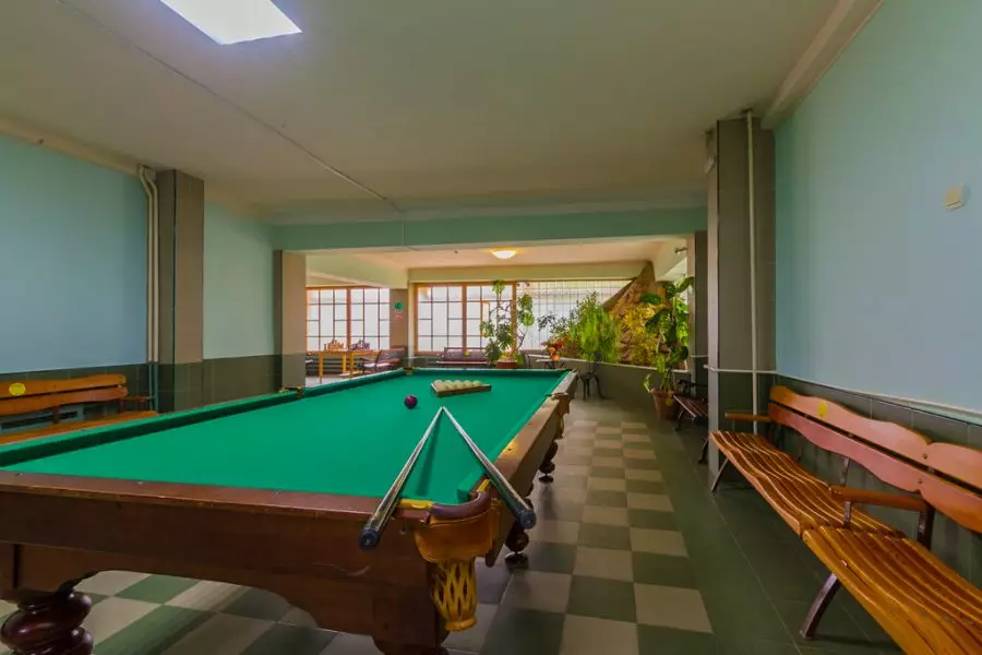 Бильярд в санатории Лесная Поляна в городе Пятигорске - фотография