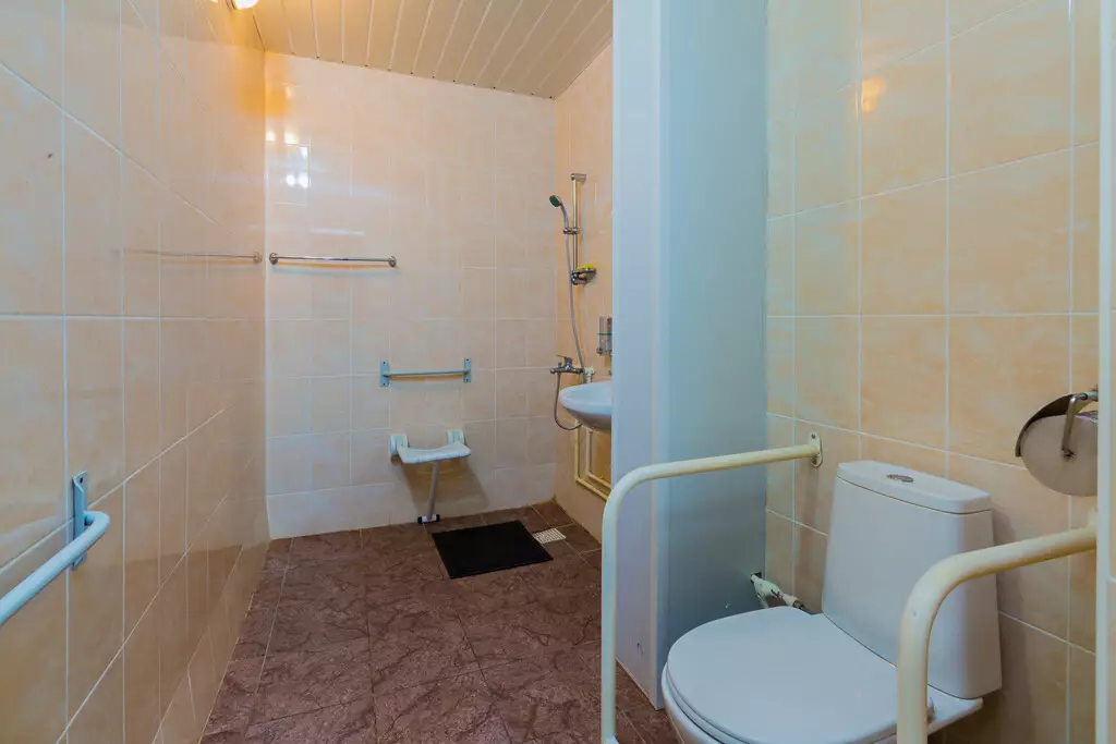 Двухместный номер 1 категории комфорт в спинальном отделении в санатории Лесная Поляна в городе Пятигорске - фотография