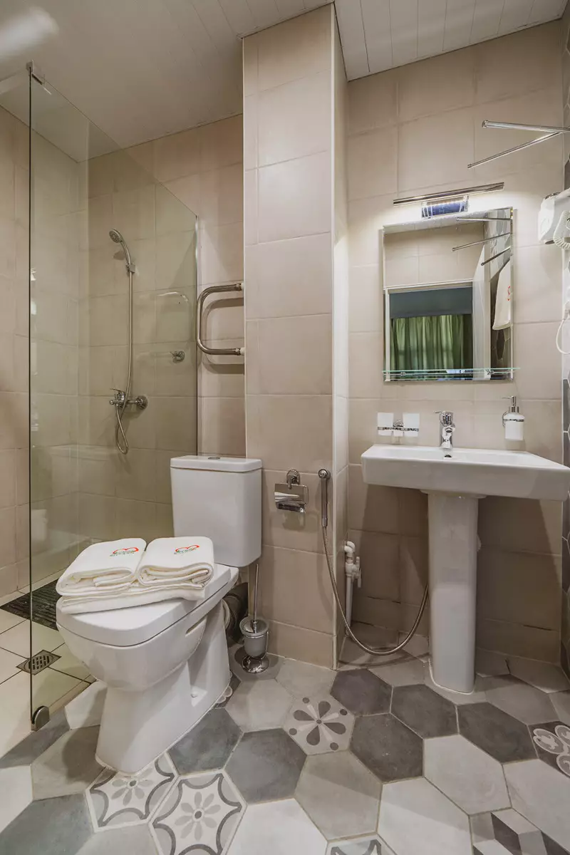 Двухместный двухкомнатный номер ПК в общетерапевтическом отделении в санатории Лесная Поляна в городе Пятигорске - фотография