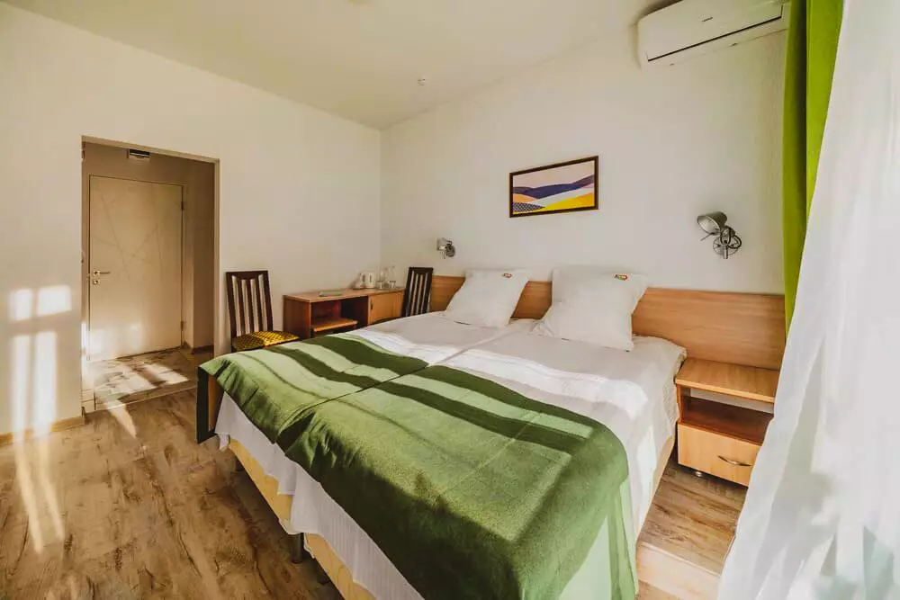 Двухместный номер ПК 2 корпус 1 этаж в кардиологическом отделении в санатории Лесная Поляна в городе Пятигорске - фотография