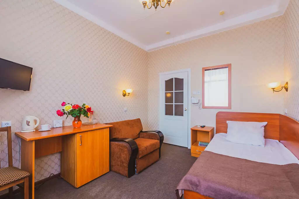 Одноместный номер 1 категории комфорт в общетерапевтическом отделении в санатории Лесная Поляна в городе Пятигорске - фотография